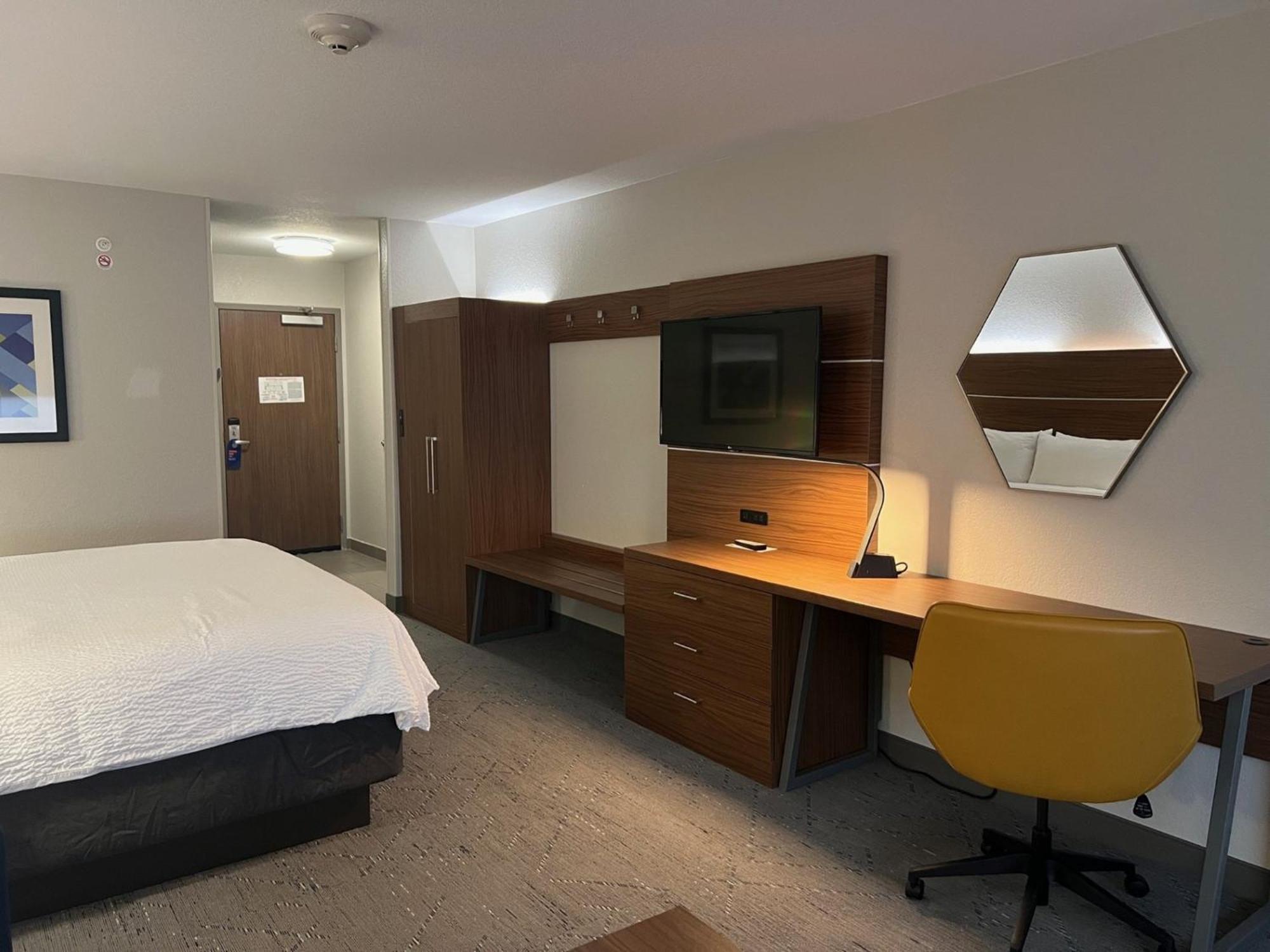 Holiday Inn Express & Suites Moore By Ihg Экстерьер фото