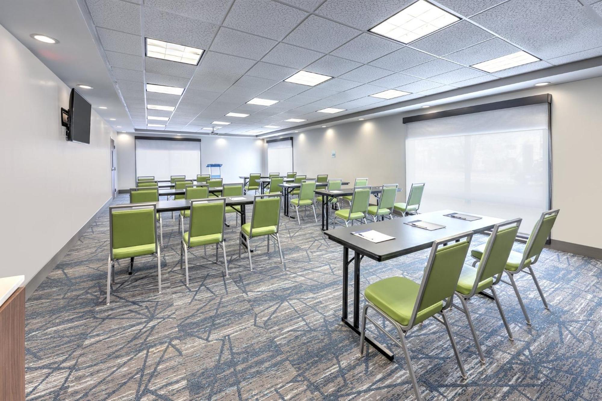 Holiday Inn Express & Suites Moore By Ihg Экстерьер фото